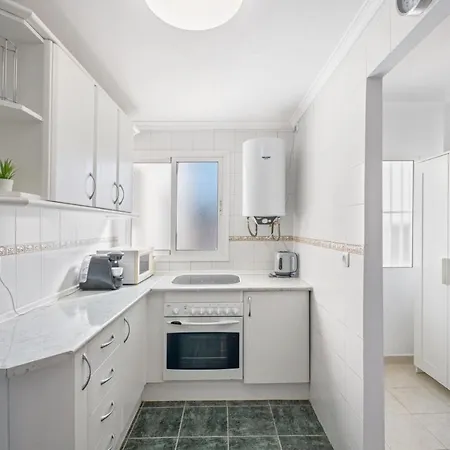 3 Bedroom Near Centre *