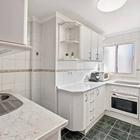 3 Bedroom Near Centre *